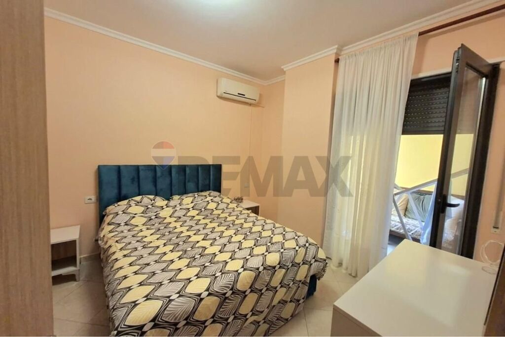 JEPET ME QIRA APARTAMENT 1+1 TEK PAZARI I RI