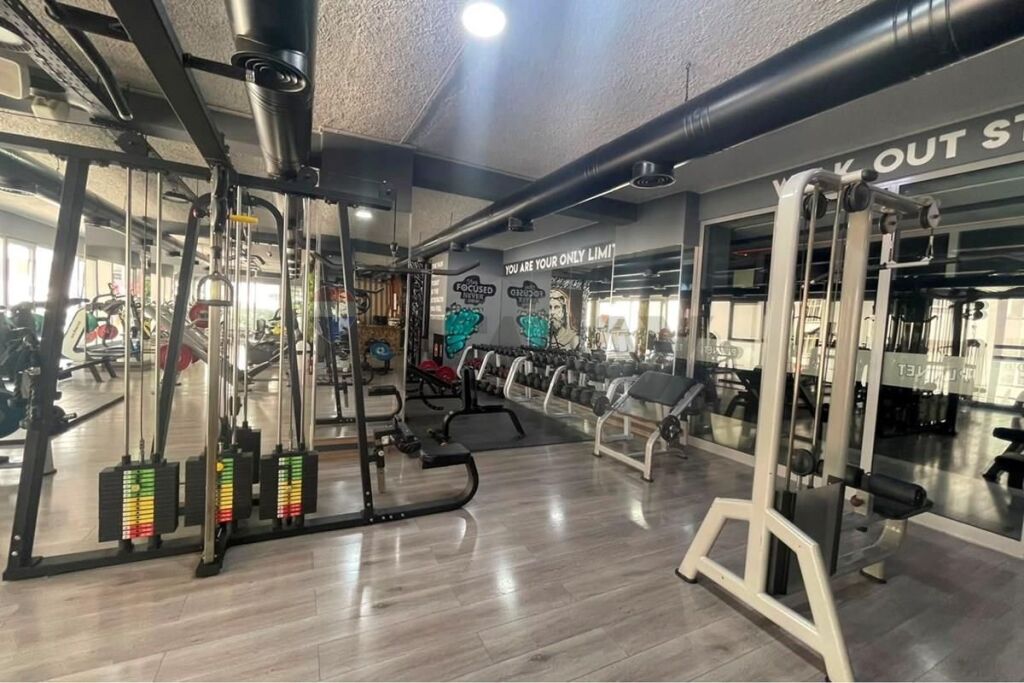 Commercial Space for Sale in Astir