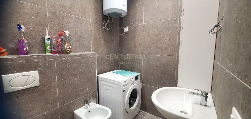 Appartamento con 1 camera da letto e 1 bagno in affitto presso Oazis Residence