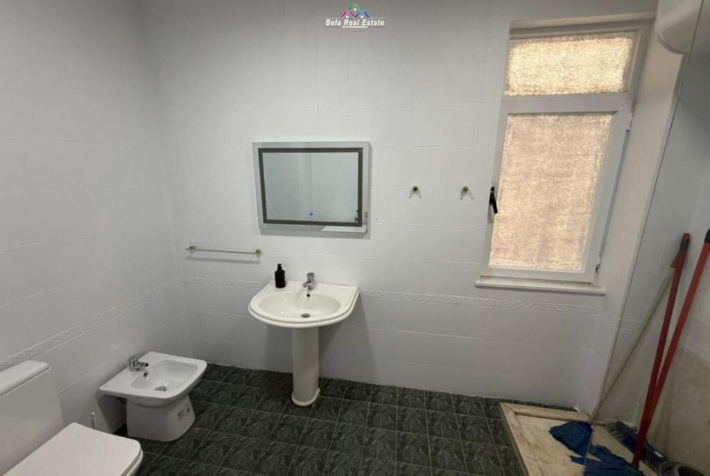 Appartamento In Affitto 2+1 Al Viale Zogu I (ID B2201954) Tirana