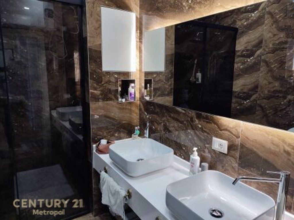 APARTMENT 2+1+PARKING+YARD, DRY LAKE! 1,600 € /Month