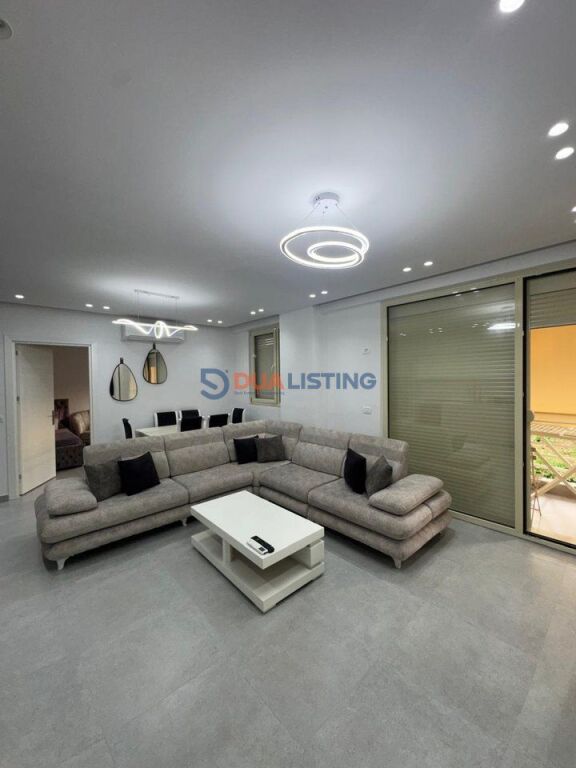 We rent a 2+1 apartment at the Tom Doshi Complex, Shkoze.