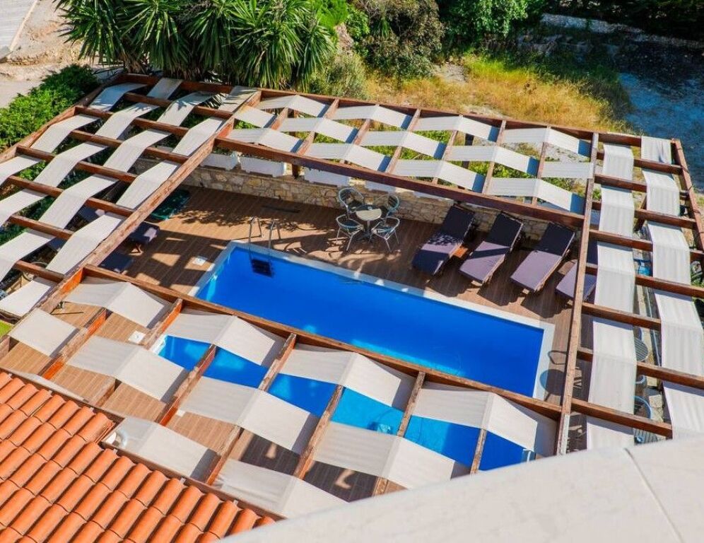 Hotel in vendita a Saranda – Opportunità unica di investimento vicino al mare