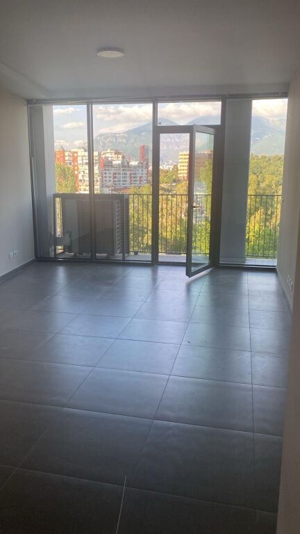 Office 3+1+2 for rent at Lake View