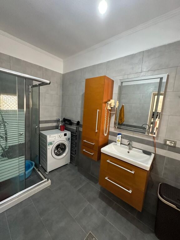 🏠Nella zona di Siri Kodres, è in affitto il primo piano di una casa privata
