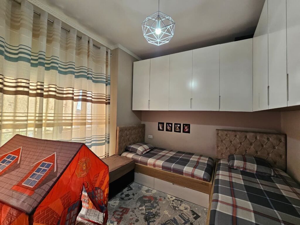 Apartament 2+1 per shitje te Ura e Kamzes