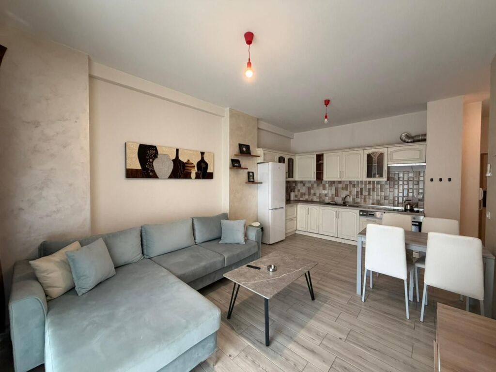 Apartament 2+1+Parking per qira tek Kika 2 tek Komuna e Parisit.