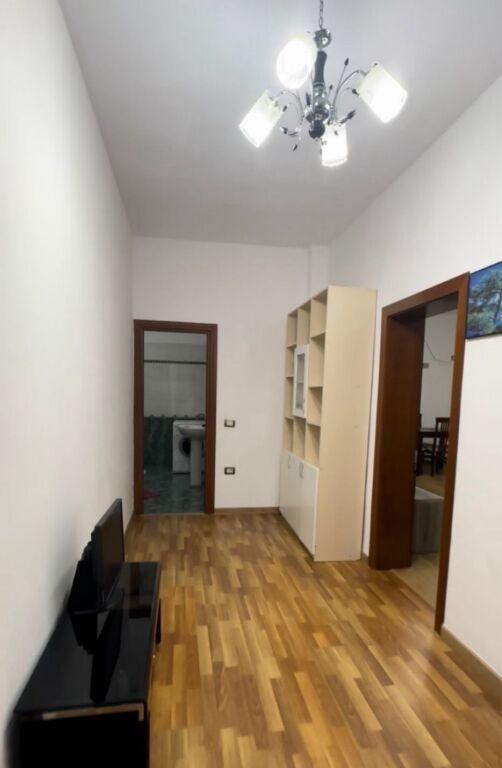For rent entrance 1+1 in Sauk  Area: 85m2 Floor: 1 (private villa) Fully furnished, has air conditioning   Location: Sauk, Daxhit Street Price: 30,000 Leke/Month
