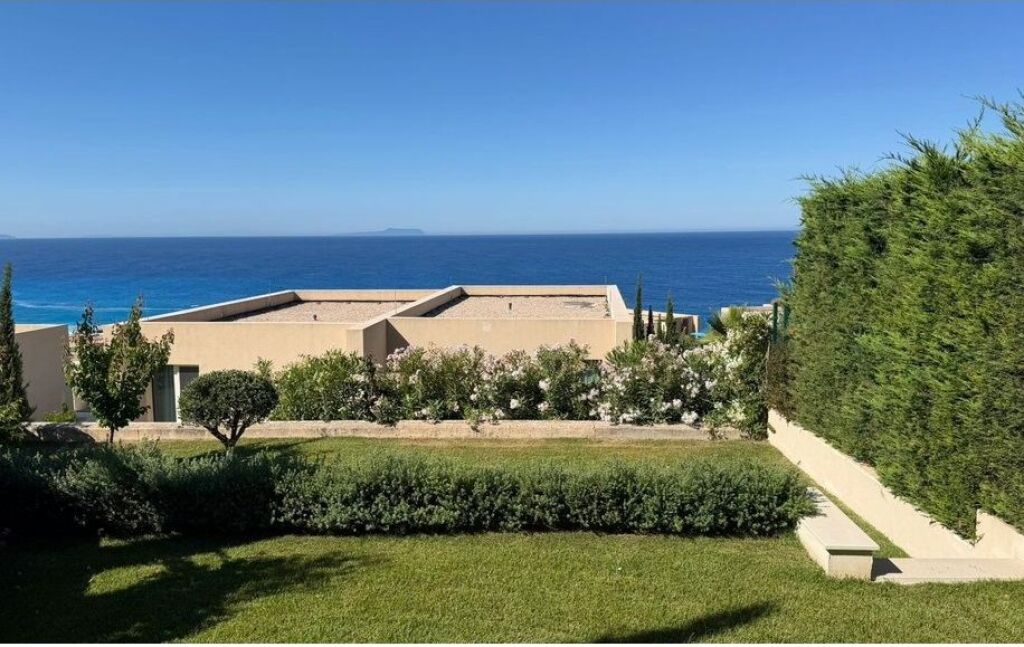 Vilë për shitje në Green Coast – Një adresë ekskluzive në zemër të Rivierës Shqiptare