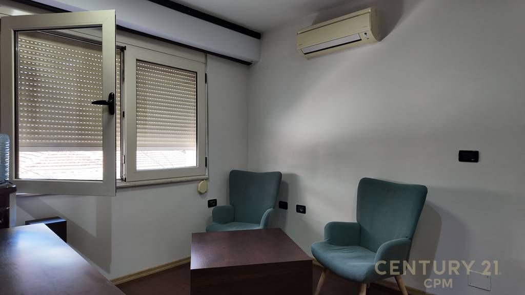 Prestigioso ufficio in vendita all'interno del complesso – Ideale per attività commerciali o investimento