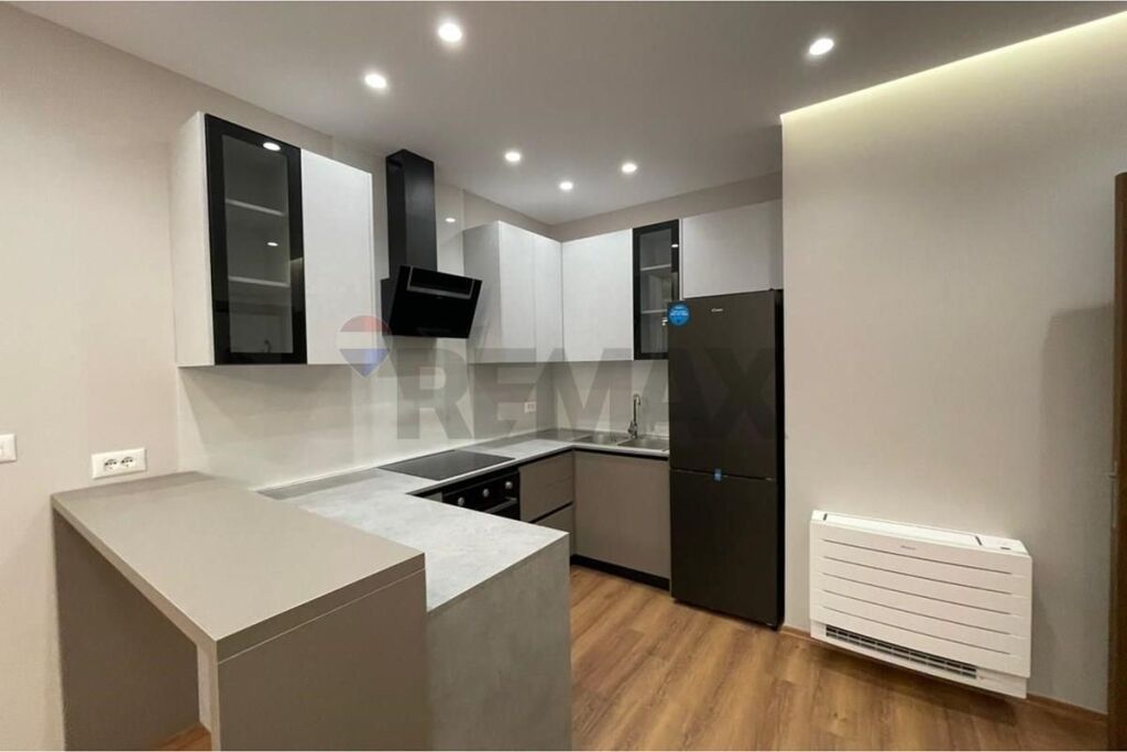 Apartament 2+1 per qira tek Farmacia 10!