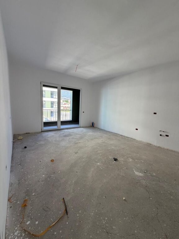 🚨 Prezzo Ribassato – Ottima Opportunità di Investimento! 🚨  🏡 Appartamento in Vendita 3+1+2 Bagni + Deposito – Splendor Residence, Porcelan