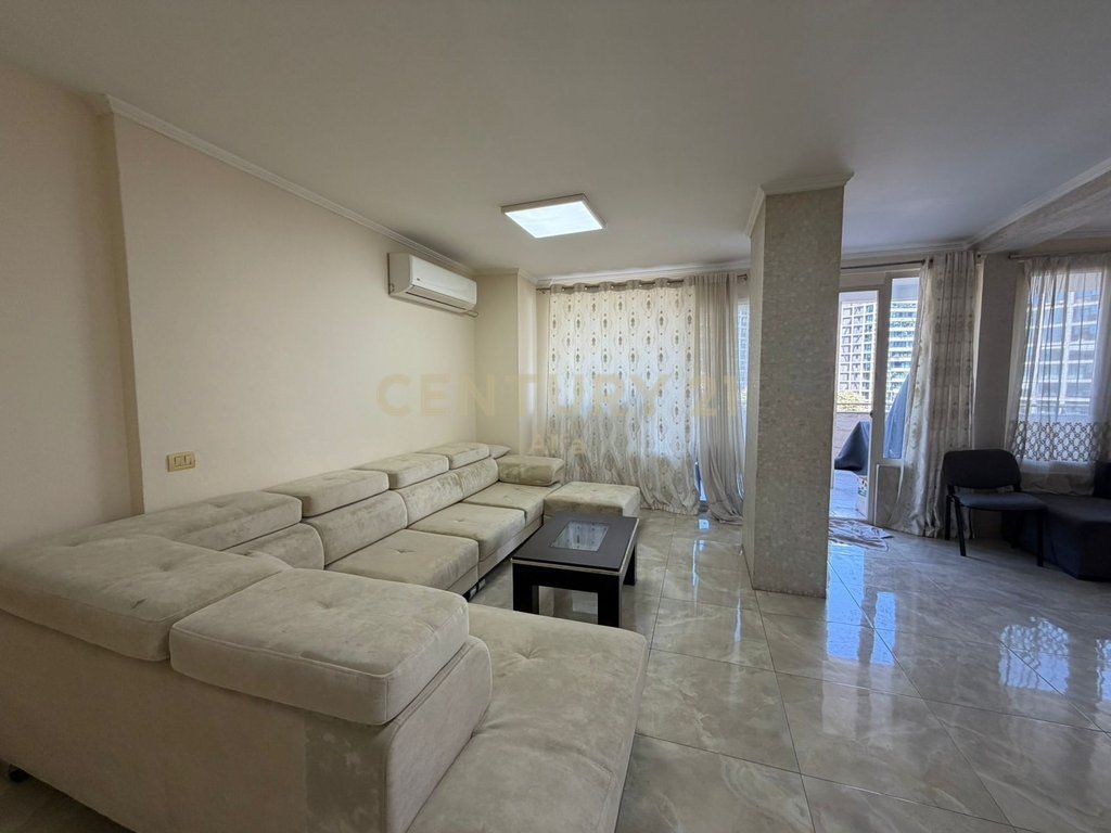 Ufficio Premium 210 m² con Veranda e Vista sul Lago Artificiale di Tirana – 5° Piano