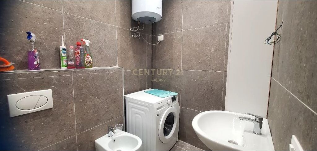 Appartamento con 1 camera da letto e 1 bagno in affitto presso Oazis Residence