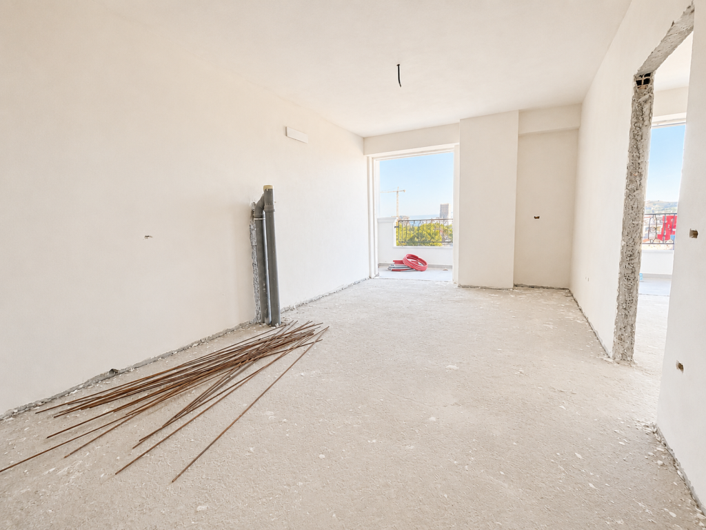 Shitet Apartament 1+1 në Golem, Kavajë