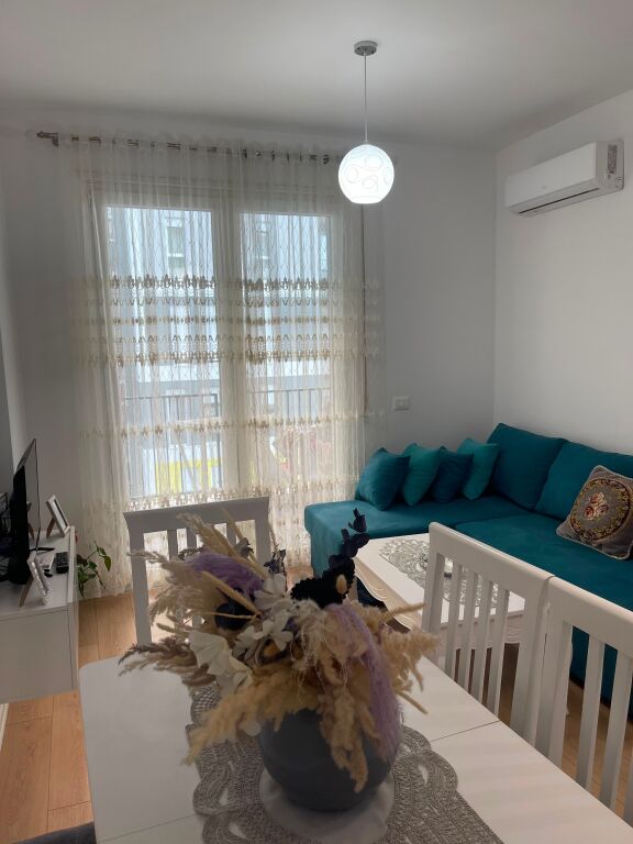 Apartament 1+1 per qera Univers City !