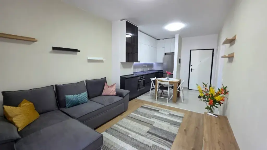 Rent | Apartament 1 + 1 | Rruga 5 Maji | 550 €/month