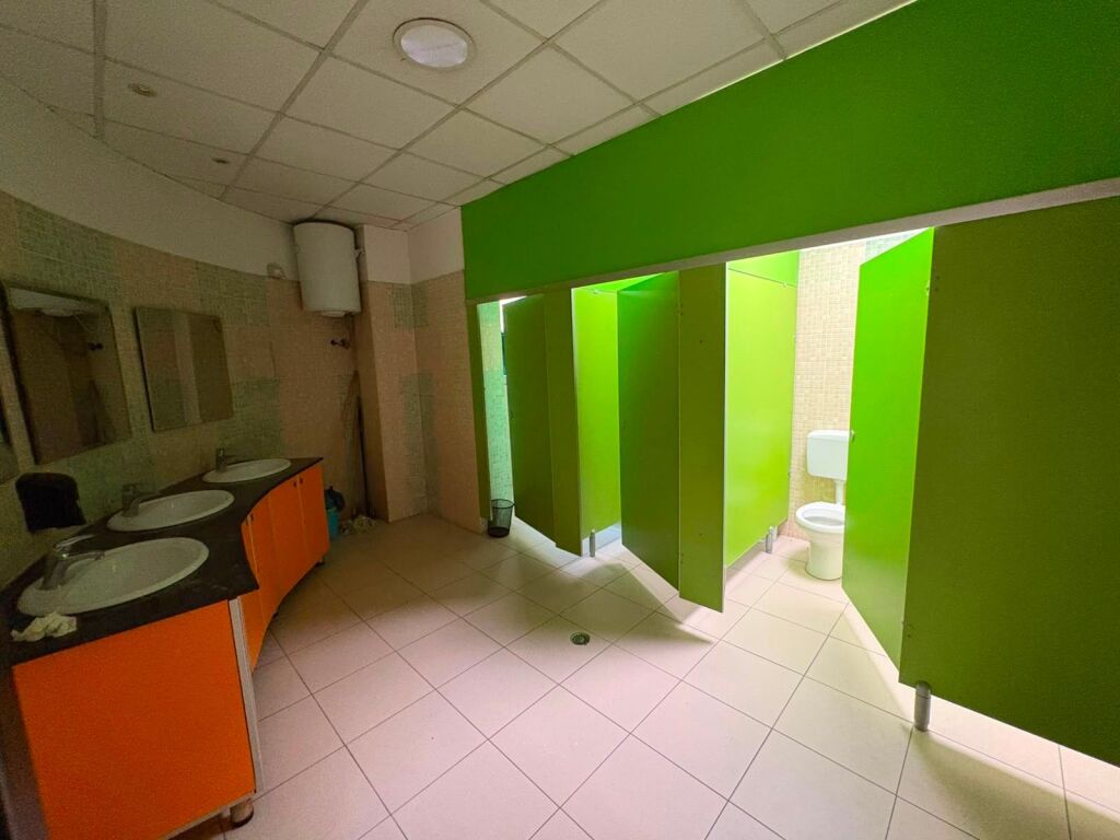 Ambient biznesi me qira , Bllok