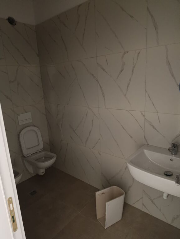 Qera | Apartament 2 + 1 + 2 | Rruga 5 Maji | 450 €/muaj
