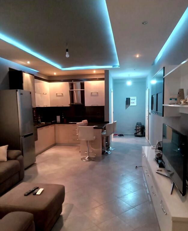 Apartament 2+1 afer artistit ne Astir 500€