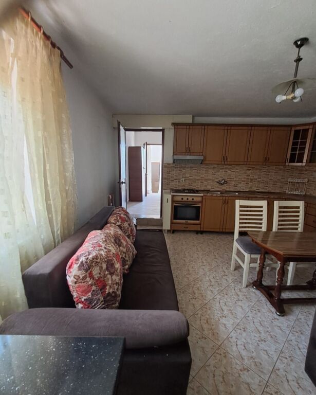 Affitto | Shtëpi private 1 + 1 | Shkozë | 300 €/mese