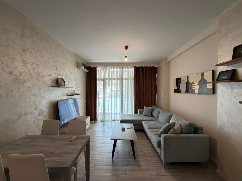 Apartament 2+1+Parking per qira tek Kika 2 tek Komuna e Parisit.