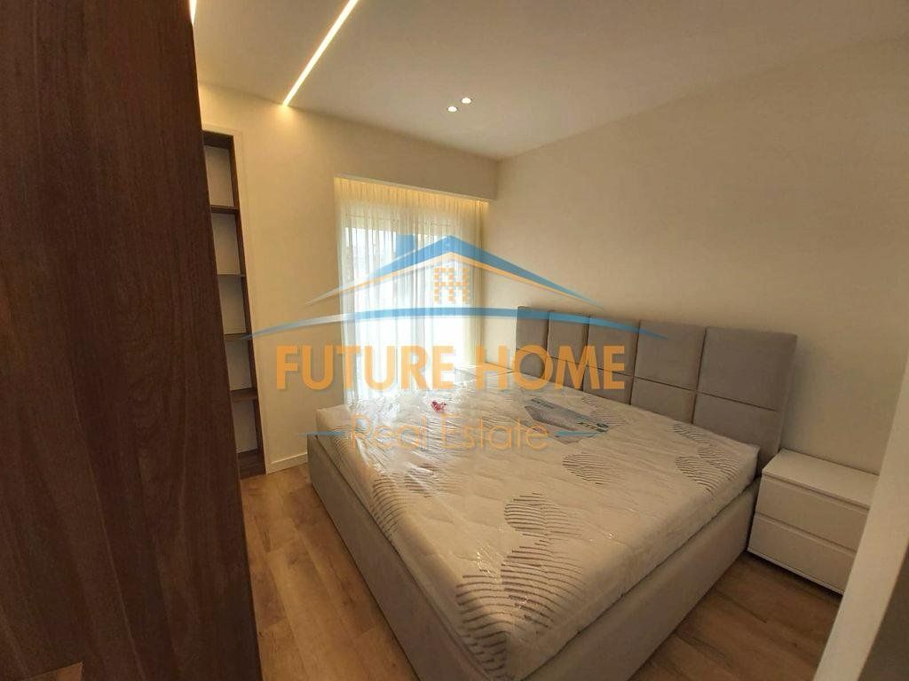 Qira, Apartament 2+1+2, Rruga e Barrikadave