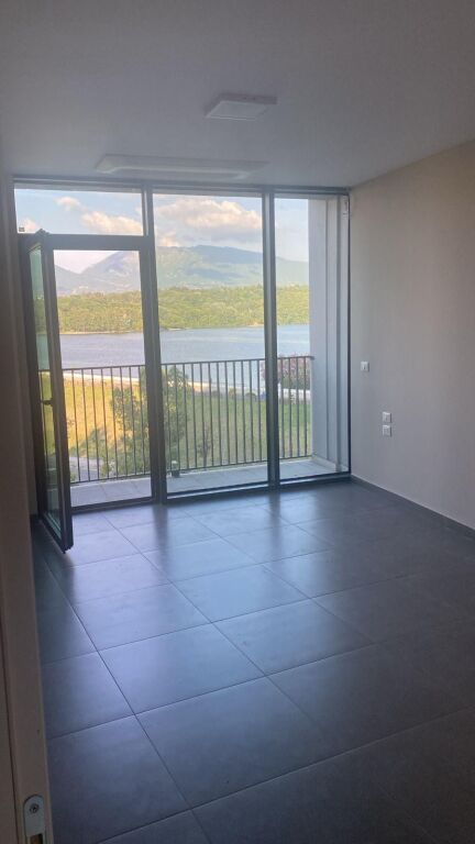 Office 3+1+2 for rent at Lake View