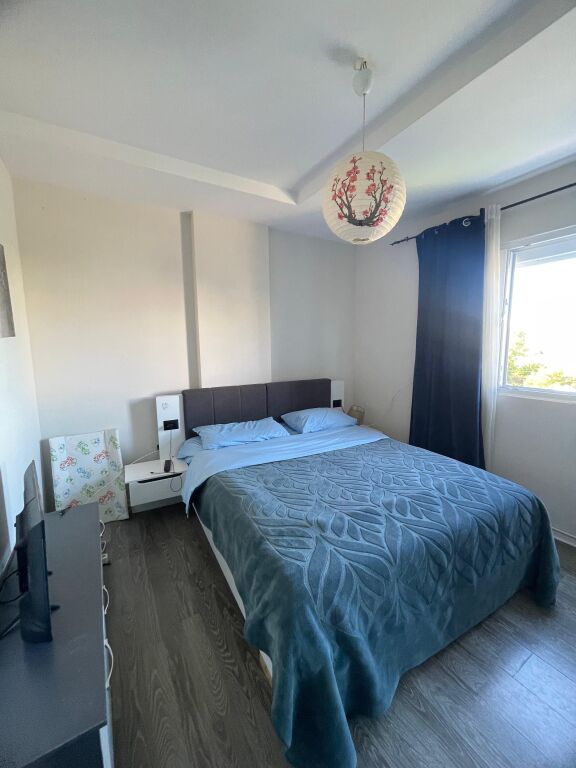 Shitet Apartament 1+1 ne Plazh