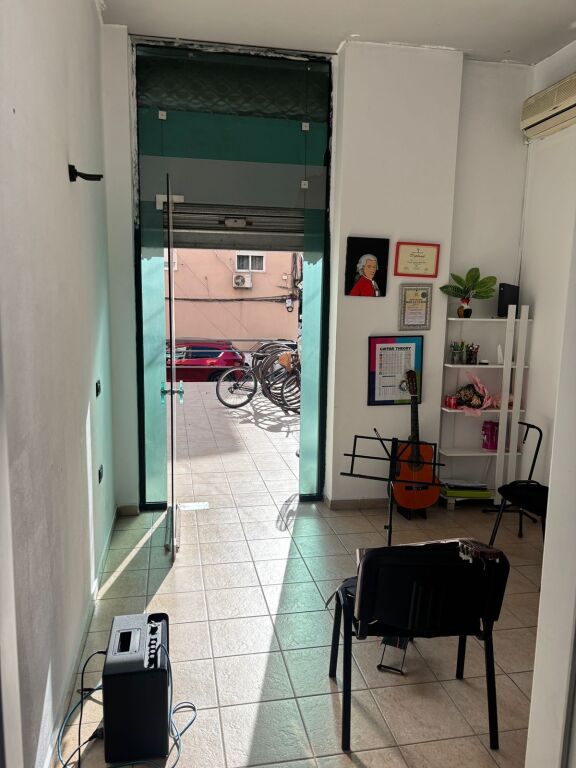 Affitto | Ambjent Biznesi | Sheshi Willson | 250 €/mese