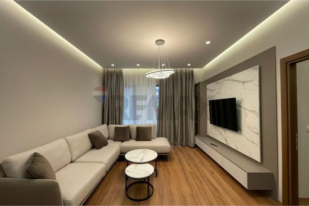 Apartament 2+1 per qira tek Farmacia 10!