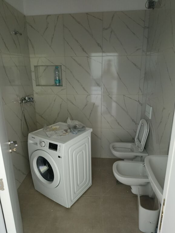 Qera | Apartament 1 + 1 | Rruga 5 Maji | 450 €/muaj