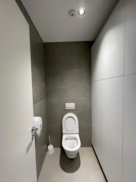 🏢 AMBIENT KOMERCIAL PREMIUM ME QIRA TEK KOMPLEKSI DELIJORGJI