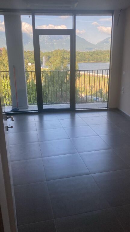 Office 3+1+2 for rent at Lake View