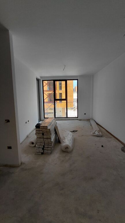 Siri kodra shitet Apartament 1+1 kati 2 i bosh