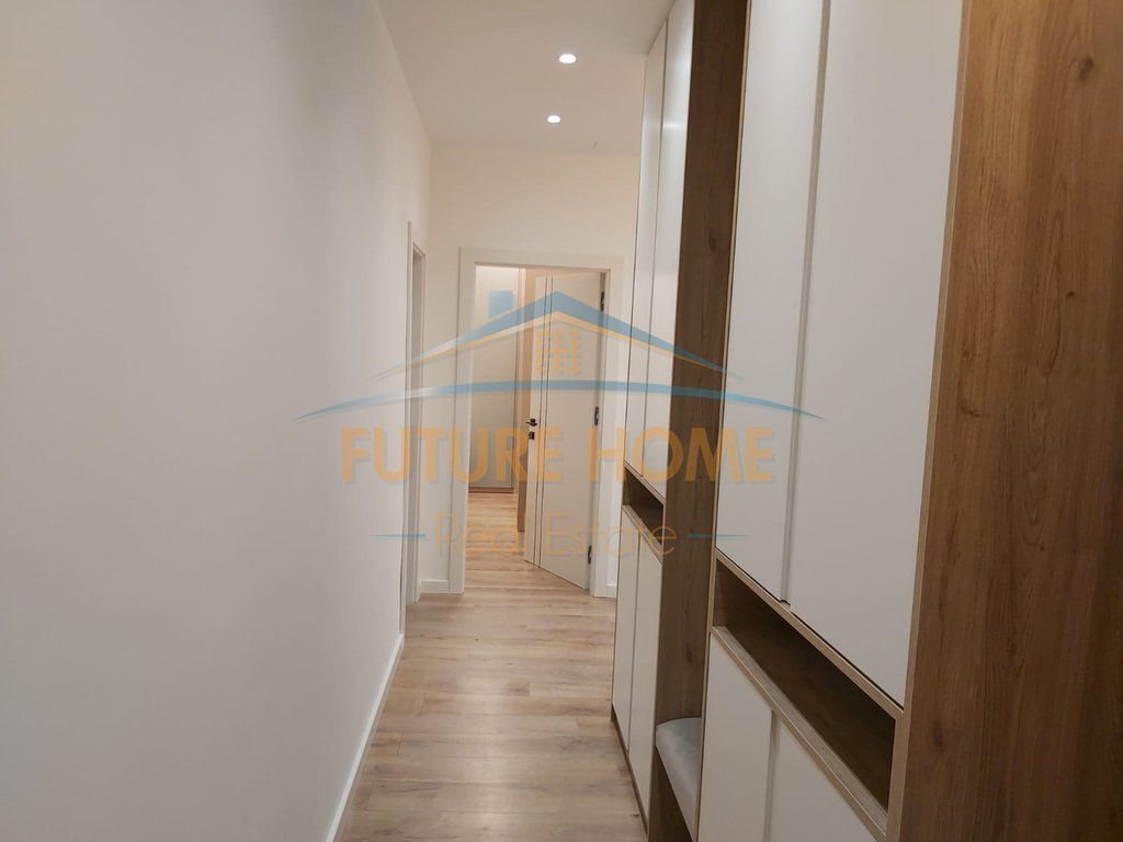 Qira, Apartament 2+1+2, Rruga e Barrikadave