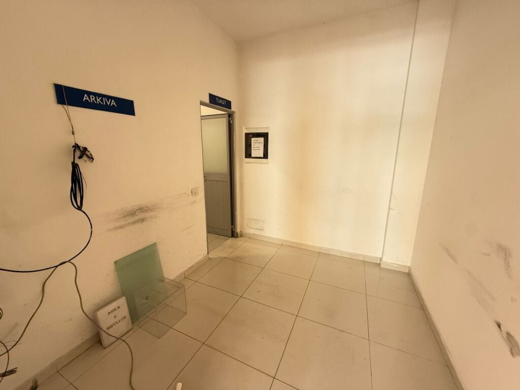 Shop for Rent at the Commune of Paris (ID BD21911) Tirana