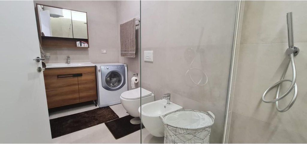 Affitto, Appartamento 1+1 Via Elbasan, Tirana.