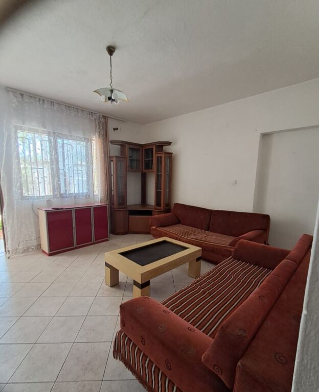 Affitto | Shtëpi private 1 + 1 | Shkozë | 300 €/mese