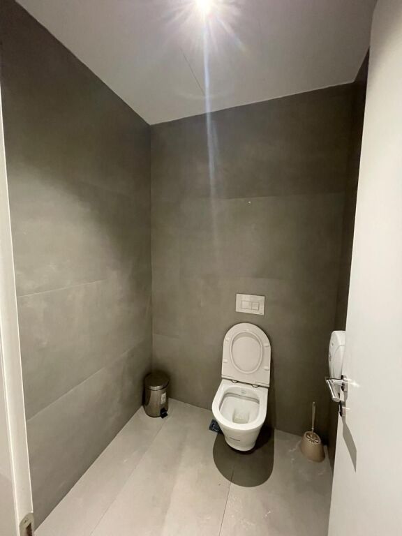🏢 AMBIENT KOMERCIAL PREMIUM ME QIRA TEK KOMPLEKSI DELIJORGJI