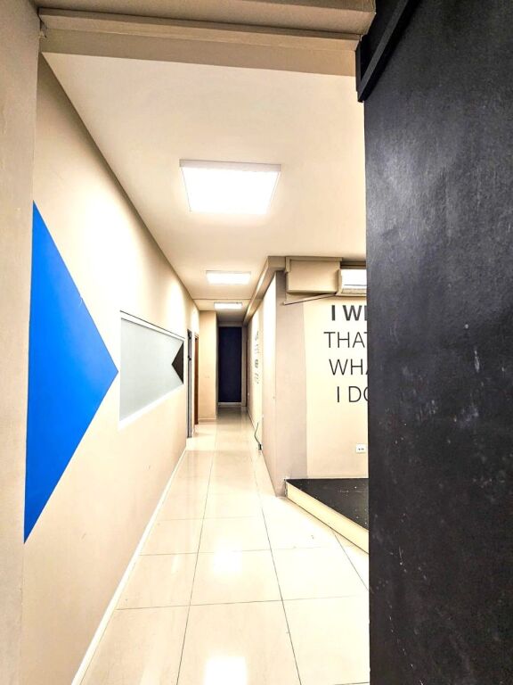🏢 Ambient Komercial me Qira – 300 m² | Rruga e Dibrës, pranë zonës së Selvisë