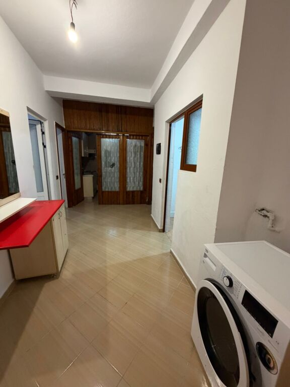 Apartament 2+1 per qera Prane Spitaleve Pediatria !