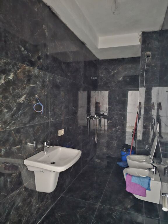 🏢 Ufficio in Affitto – Via Mine Peza
