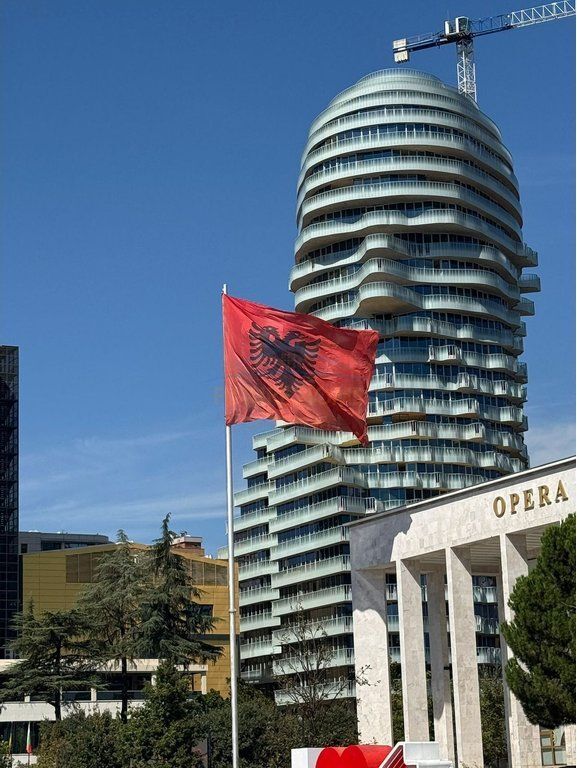 Shitet, Apartament 1+1, Tirana Rock Tower, Tiranë