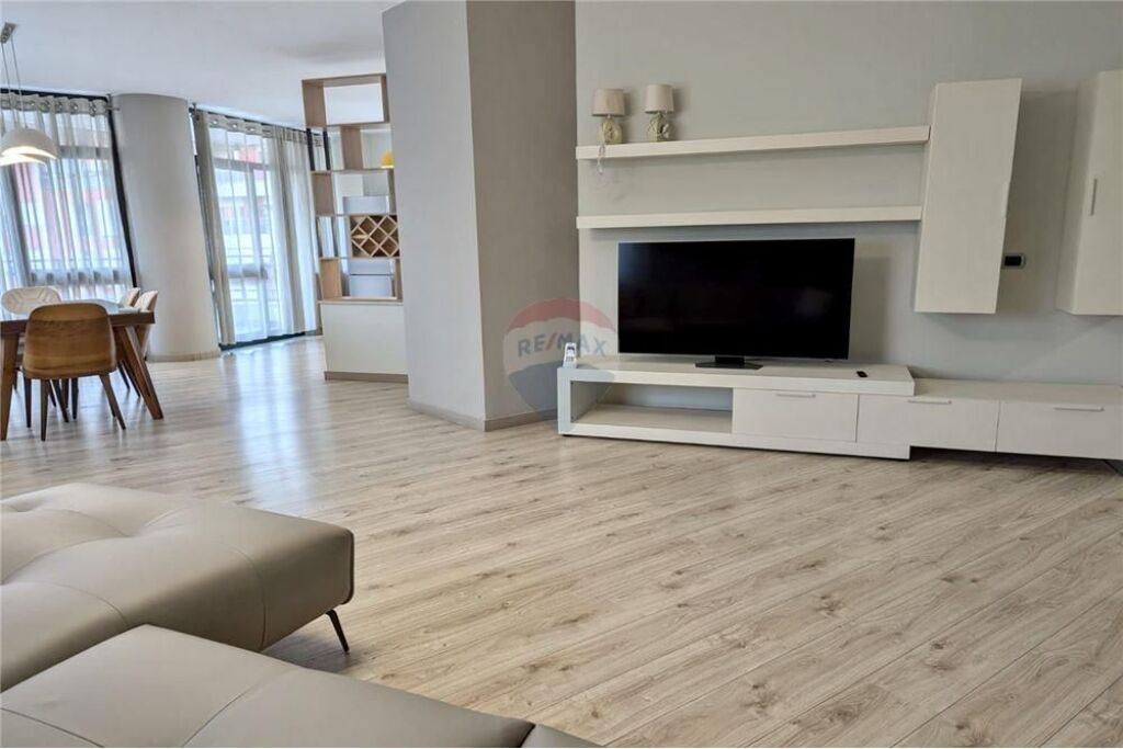 APARTAMENT 3+1+3 TUALETE ME QIRA PRANE NOBIS!