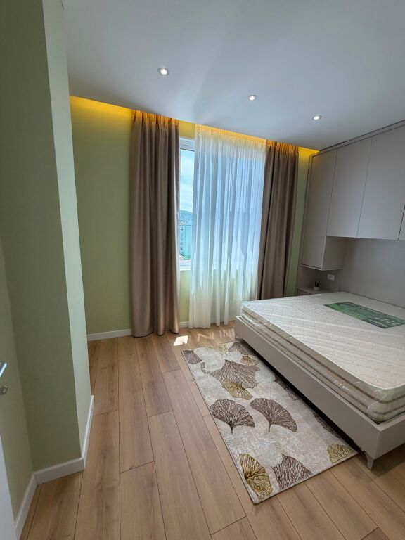 APARTAMENT 2+1 PER SHITJE TEK MYSLYM SHYRI