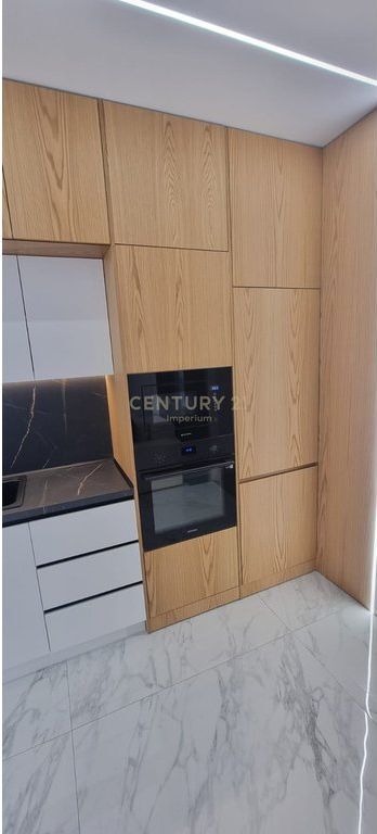 Apartament 2+1+post parkimi me qira prane Ures se Nisharakut!