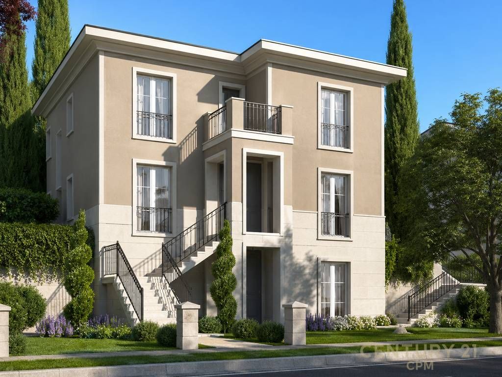 EXCLUSIVE VILLA FOR SALE WITH 3 FLOORS, ROLLING HILLS LAKE