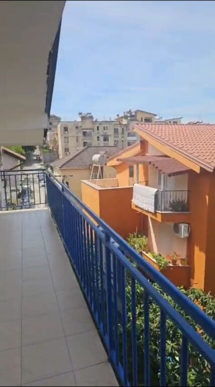 Affitto | Apartament 2 + 1 | Rruga Ali Visha | 360 €/mese