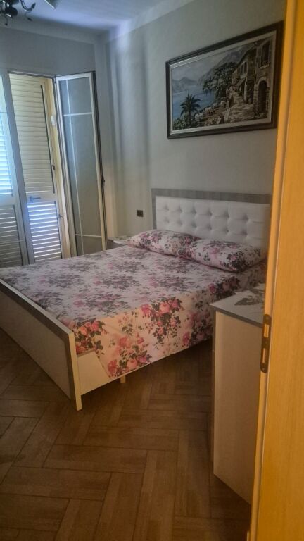 Vilë 2-Katëshe për Shitje në Plazh – Pranë Kompleksit Kasa